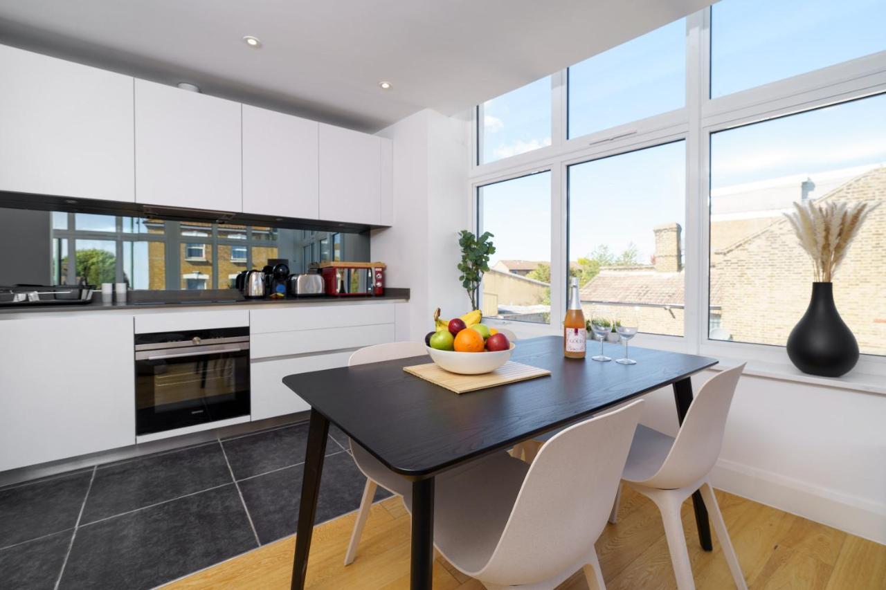 Panther House By Oval London Luaran gambar