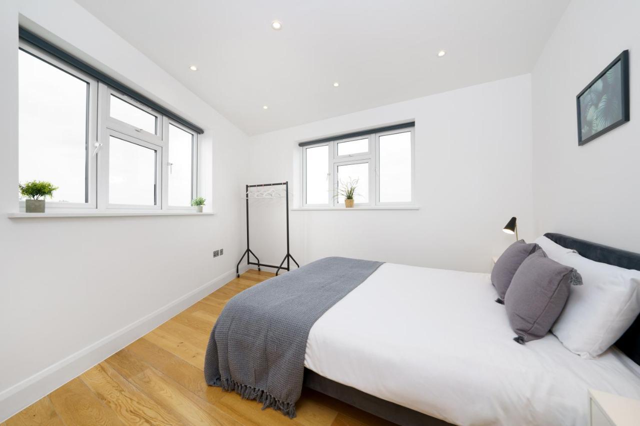 Panther House By Oval London Luaran gambar