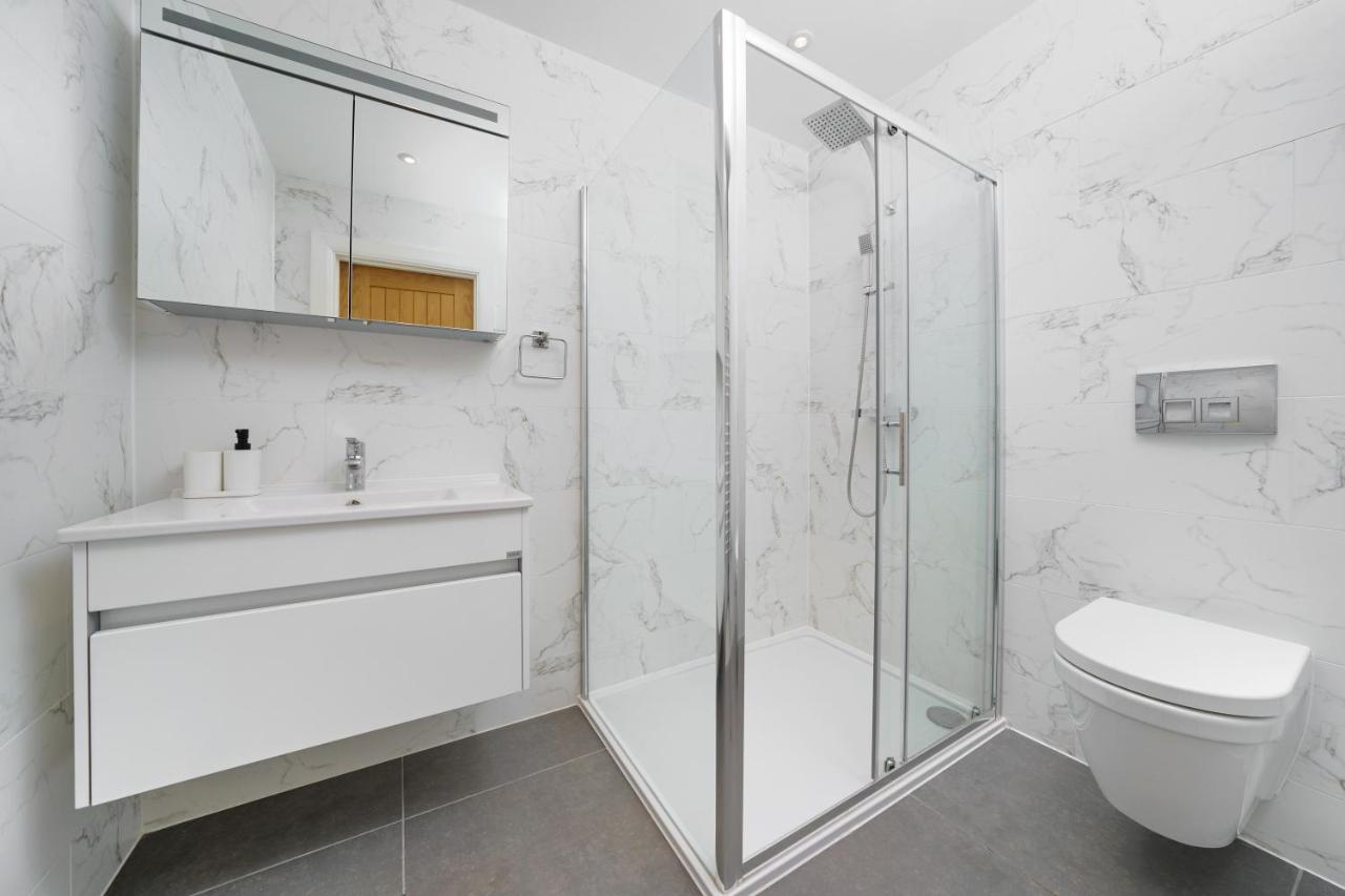 Panther House By Oval London Luaran gambar