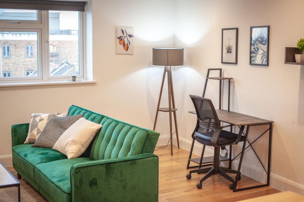 Panther House By Oval London Luaran gambar