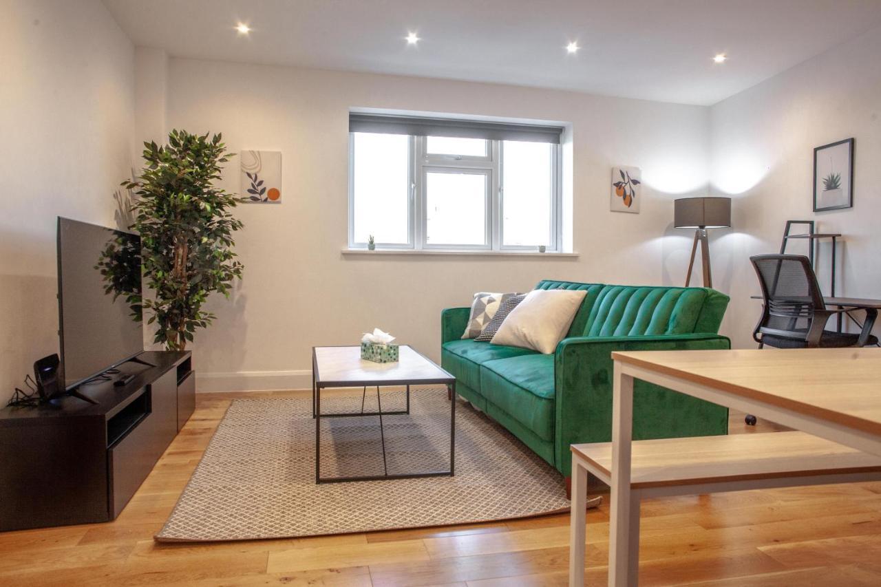 Panther House By Oval London Luaran gambar