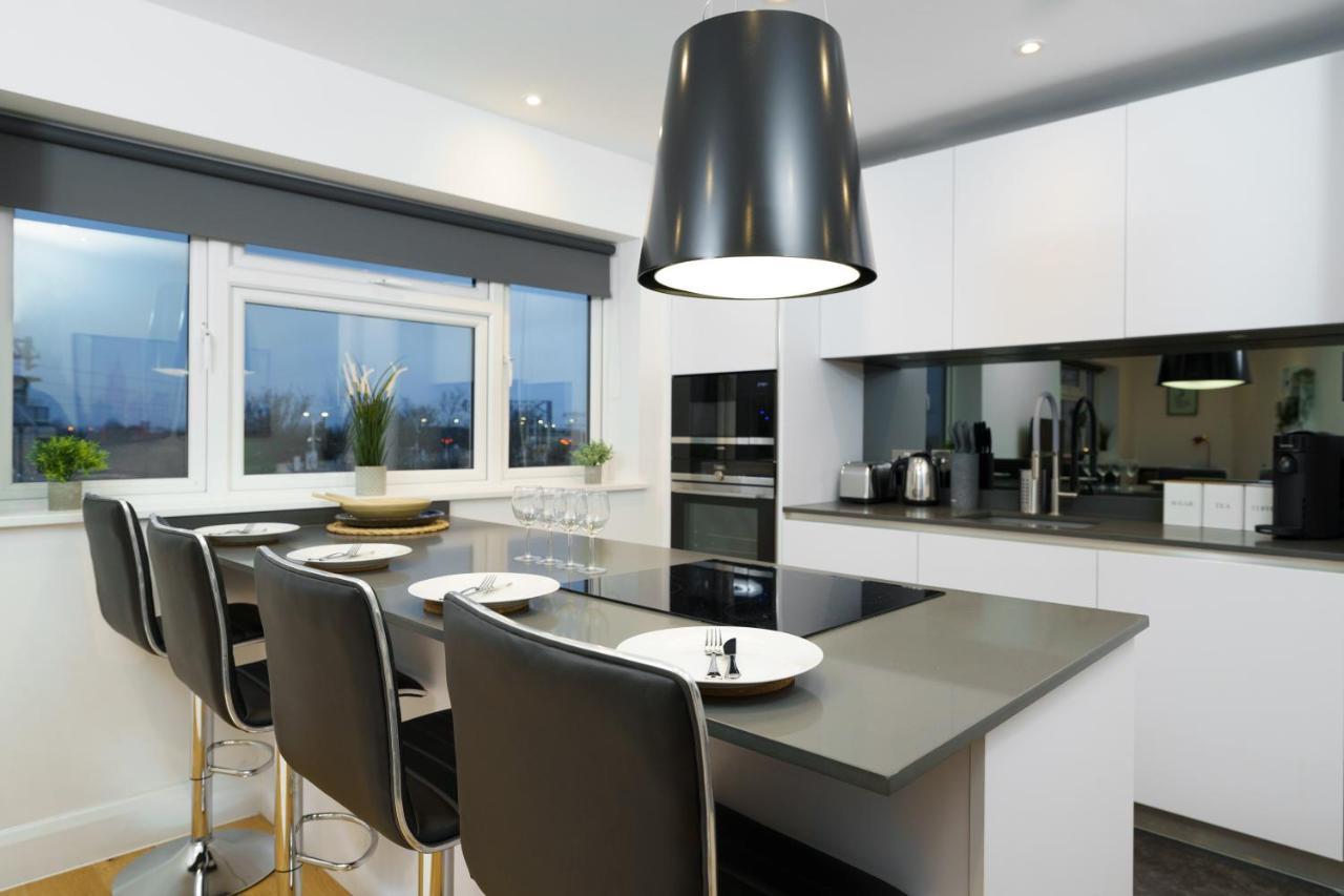 Panther House By Oval London Luaran gambar