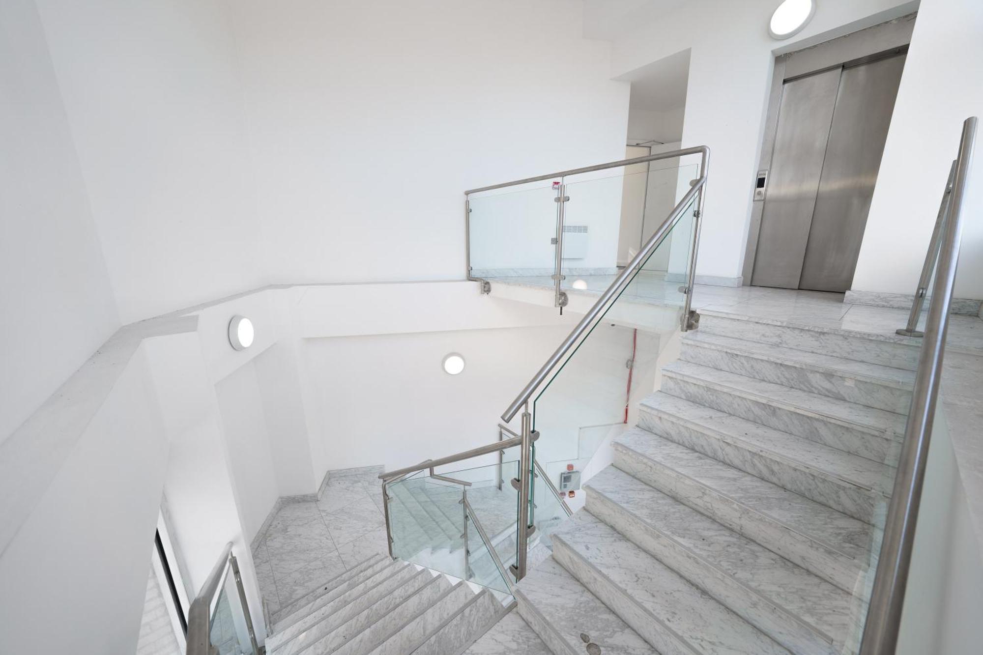 Panther House By Oval London Bilik gambar